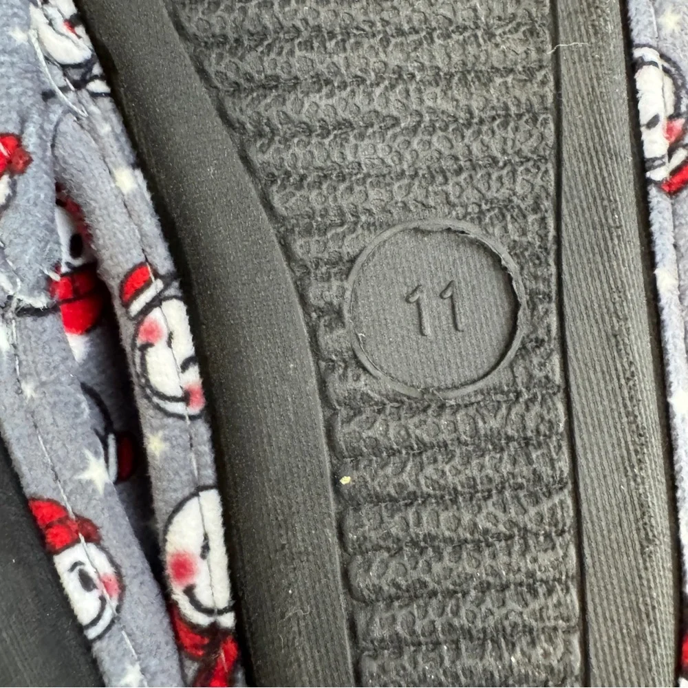 Highland snowman slippers‎ size 11